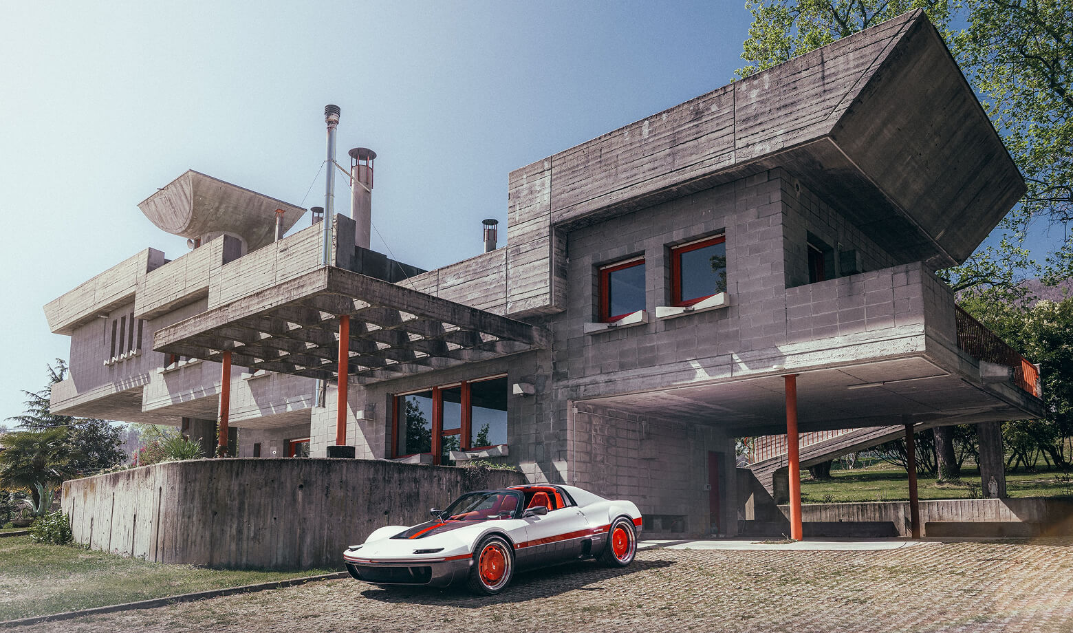 Bertone Runabout at Villa Gontero: Peak Italian Artistic and Stylistic Expression