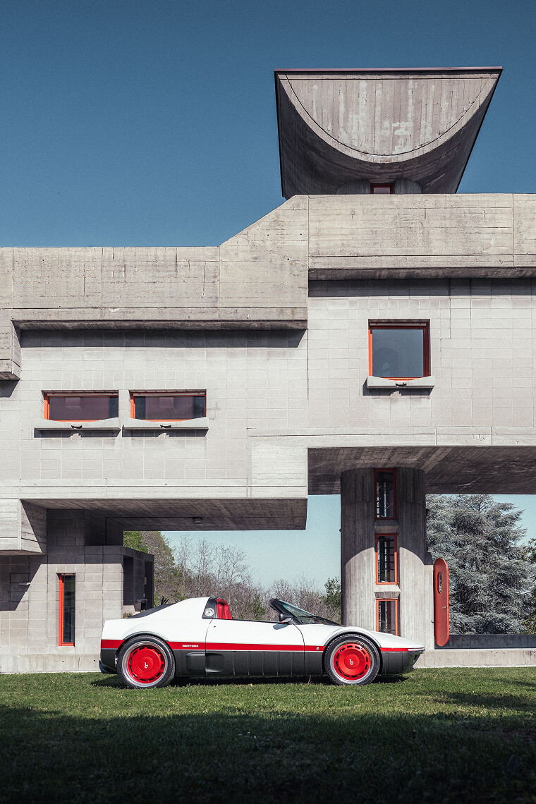 Bertone Runabout at Villa Gontero: Peak Italian Artistic and Stylistic Expression